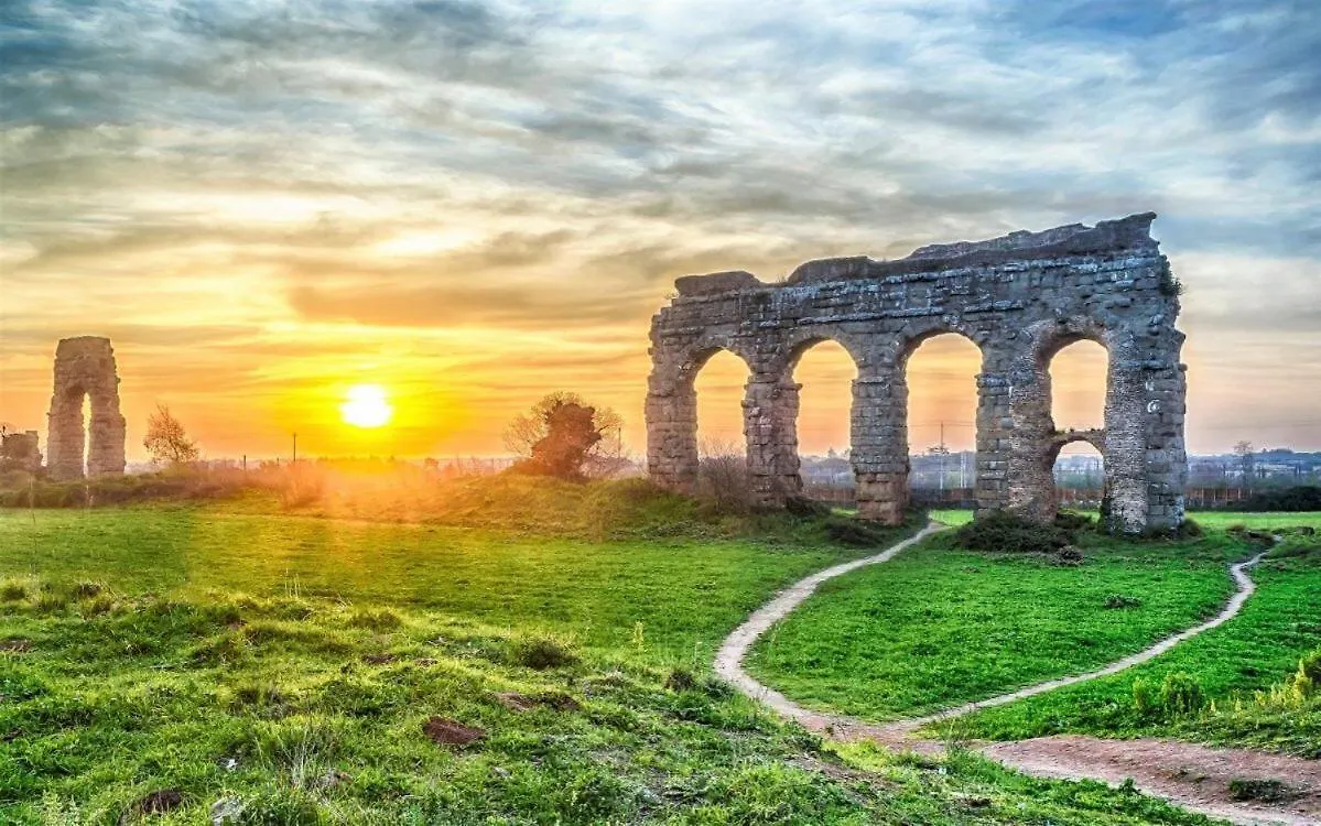 Appartamento Moderno Sopra Metro A E Parco Degli Acquedotti Рим 0*,  Италия