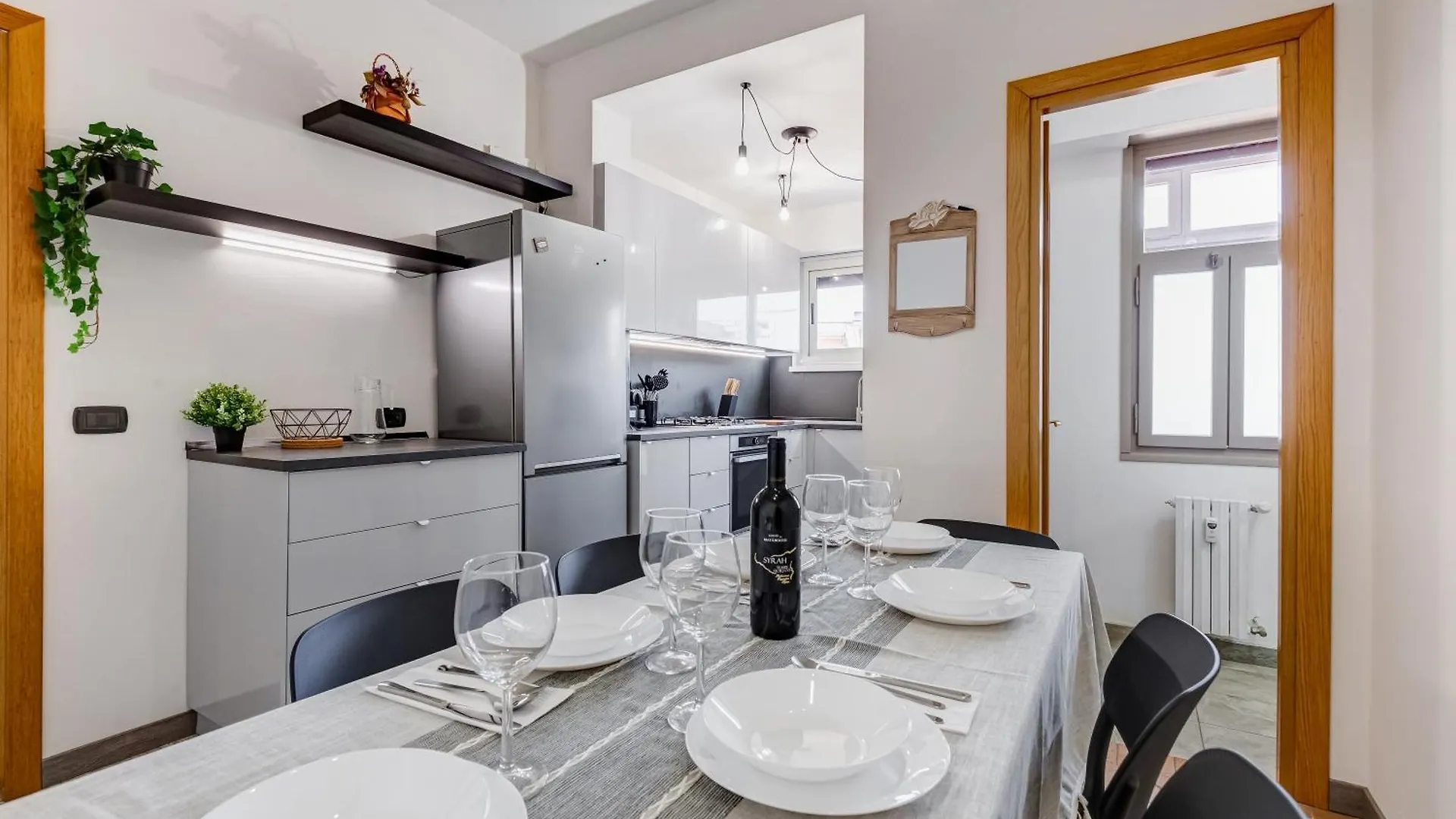 Appartamento Moderno Sopra Metro A E Parco Degli Acquedotti Рим Италия